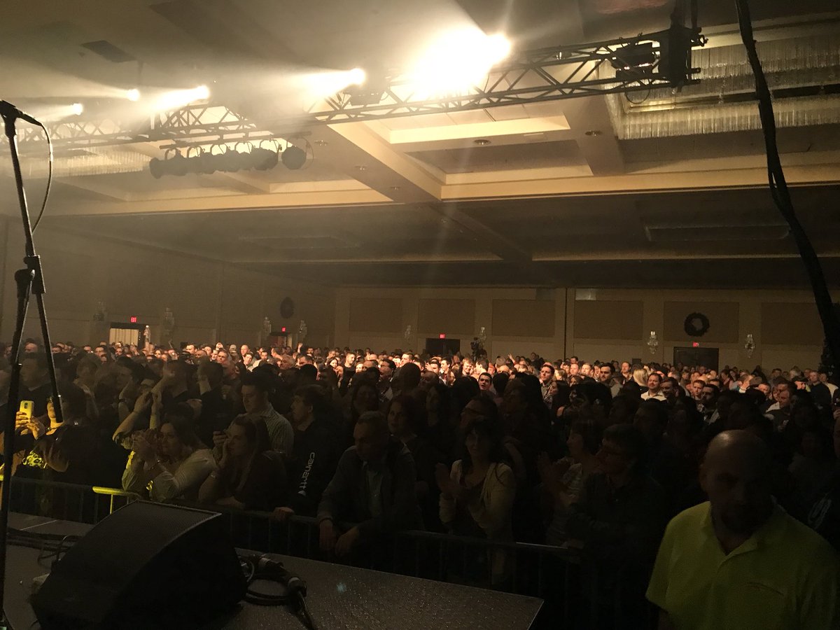 RadioGregSmith's tweet photo. Packed house @DeltaStJohns for @shanneyganock! https://t.co/Lig1lYas7u