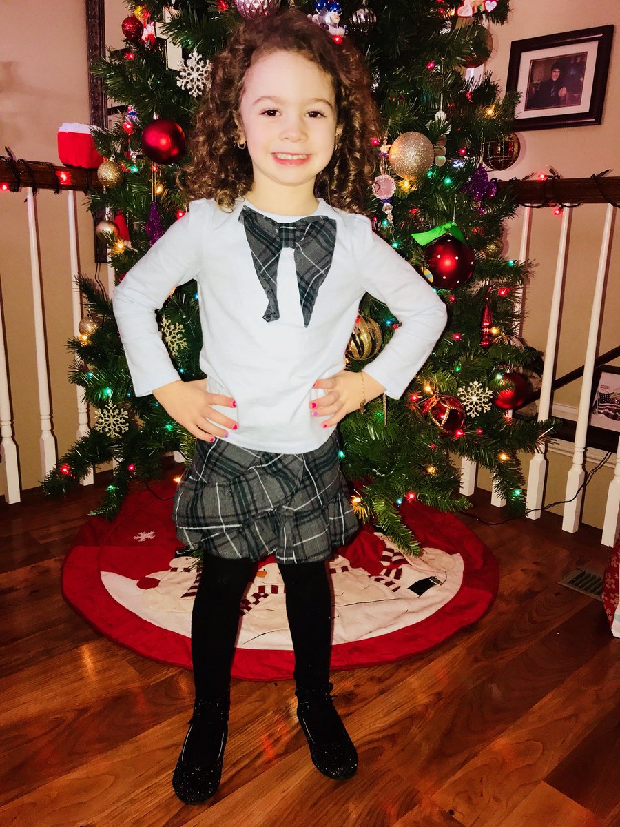 Angelbrat118's tweet photo. I just can’t with her ❤️👑❤️👑 #MyPrincess #mybabygirl https://t.co/zc3n3gHjK6