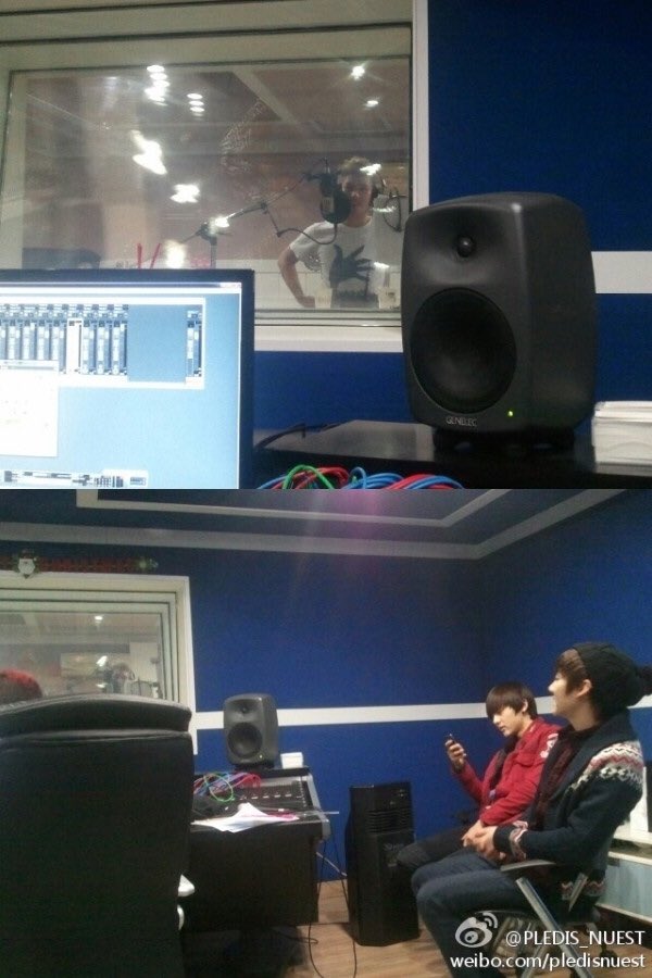 timetoaron's tweet photo. 121228 여보세요 녹음

#뉴이스트 #아론 #곽아론 #곽영민 #Aron https://t.co/ptT69RYKma