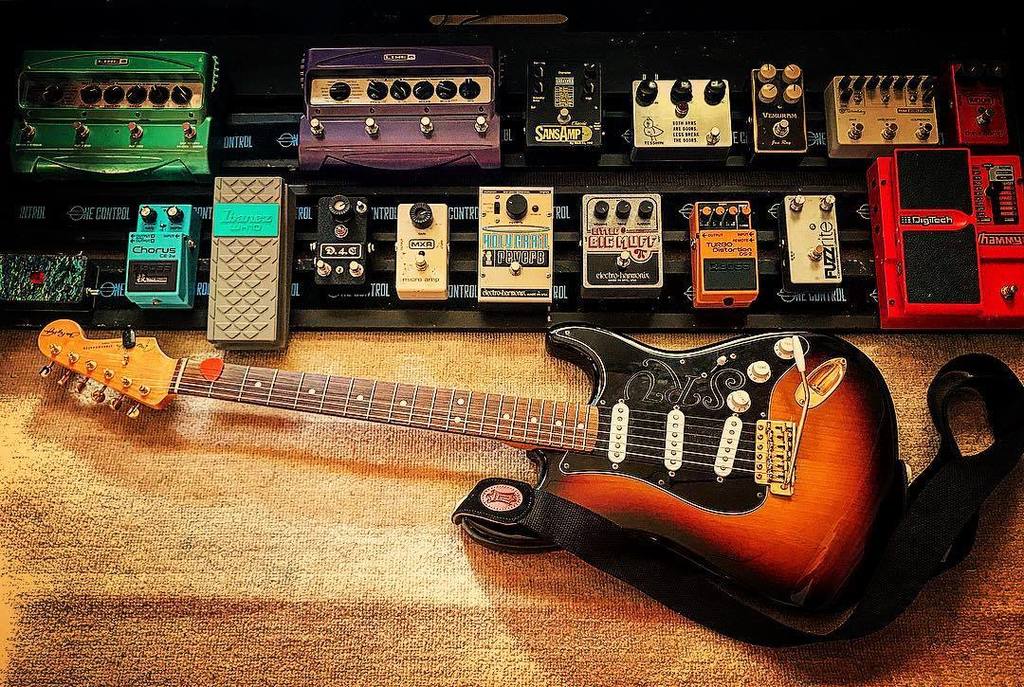 aritaisapen's tweet photo. my gear 2017
#guitar #fender #srvstratocaster #pedalboard #mxr #keeley #vemuram #boss #sansamp #ibanez #line6 #EHX #digitec #catalinbread #soucozpedal #johnmayer #johnfrusciante #nirvana #rhcp https://t.co/dSCZICYTd3 https://t.co/uCvABEdBve