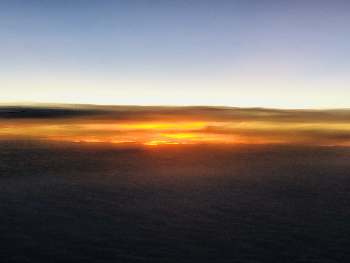 Masterkeyjreal's tweet image. Many New Horizons, to come in the New Year , wishing everyone love ,luck , light , liberty, xo❤️