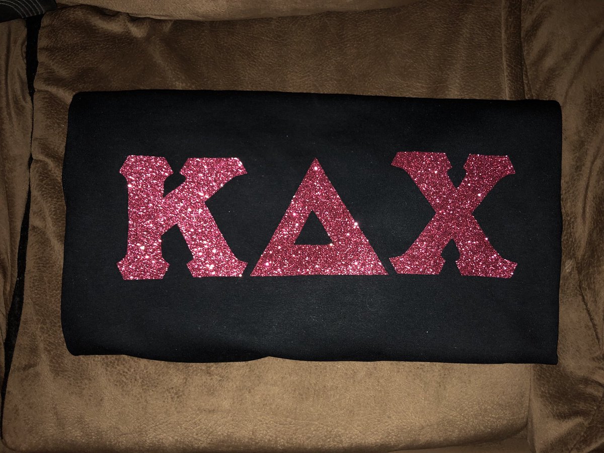 xokrysss_'s tweet photo. If any sisters ever need kdchi gear let a sistaaaa know 💖💖💖 #neverenoughpink #kdchitwitter #KΔΧ https://t.co/REfFVIgVEg