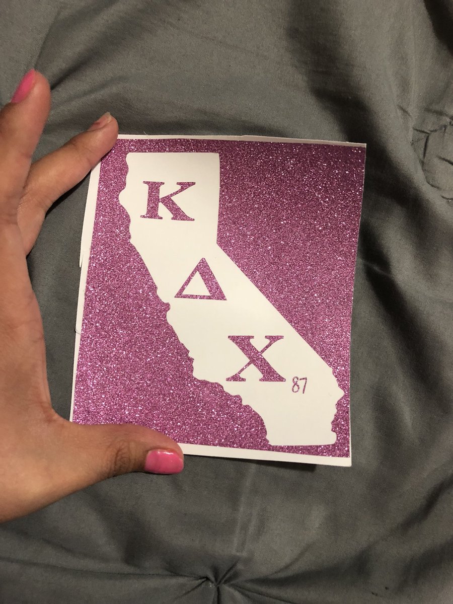 xokrysss_'s tweet photo. If any sisters ever need kdchi gear let a sistaaaa know 💖💖💖 #neverenoughpink #kdchitwitter #KΔΧ https://t.co/REfFVIgVEg