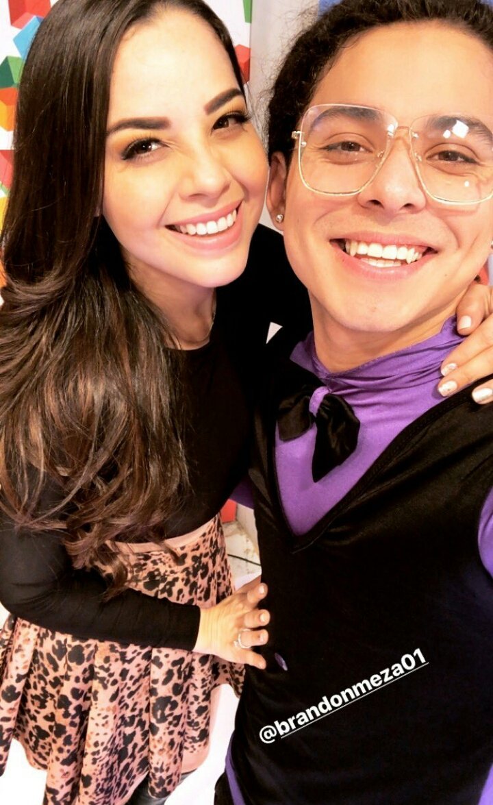 Adrianaa_098's tweet photo. Que bonitos😍😭😭😭 #Brarely💕 @brandon_meza @ArelyTellez https://t.co/OLb5yHX551