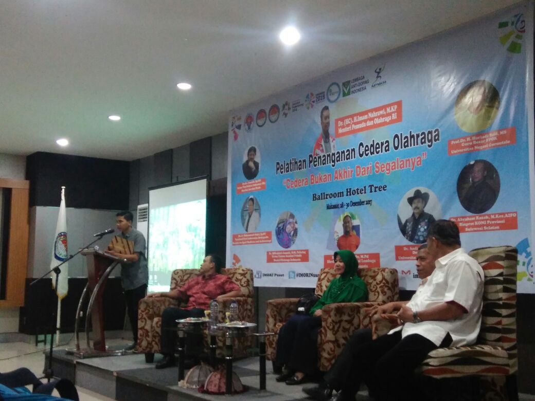 Sedang berlangsung kegiatan Pelatihan Penanganan Cedera Olahraga yang di selenggarakan oleh imori bekerja sama dengan Kemenpora RI dalam hal ini diwakili oleh ibu <a href="/DyahMarheni/">Marhenitenor</a> selaku Asdep Peningkatan Tenaga dan Organisasi Keolahragaan