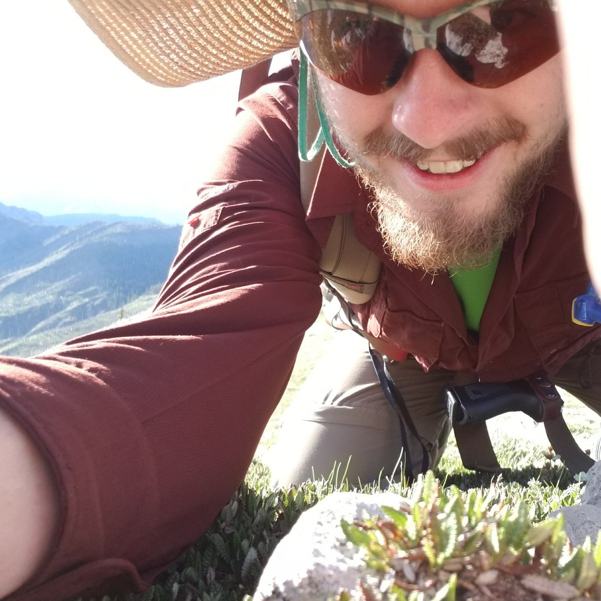 adventure_oiler's tweet photo. #NewProfilePic up in the bob, even got my bear spray in this pic lol https://t.co/jorMEU4b1r
