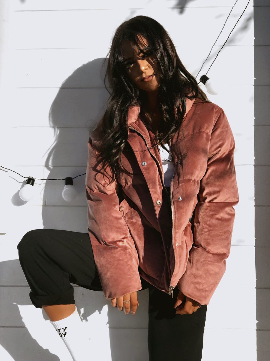 Velvet Jacket by Finders Keepers!x #mjstylingrecommended #fashion #stylist #personalshopper #londonstylist