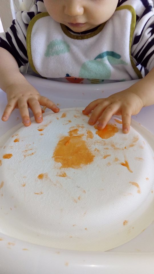 FS_Limoges's tweet photo. Quand Théo 11 mois découvre avec Precilia la peinture 🎨#gardeactive
#activité #éveil #motricité #enfant #nounou #familysphere https://t.co/LyKYwi4bM8