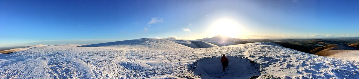 Beautiful clear day baggin #wainwrights in the Northern fells yesterday.Taking in Longlands fell,Brae fell,Great Sca fell,Knott & Meal fell. Finished with a stunning sunset behind #Skiddaw Loving our new home! #wainwrightswalks #lakedistrict #snow #adventure #explore #GetOutside