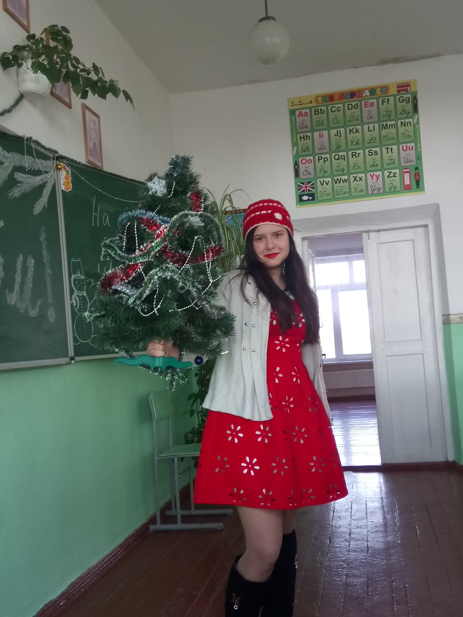 У меня в школе сегодня новый год и от я