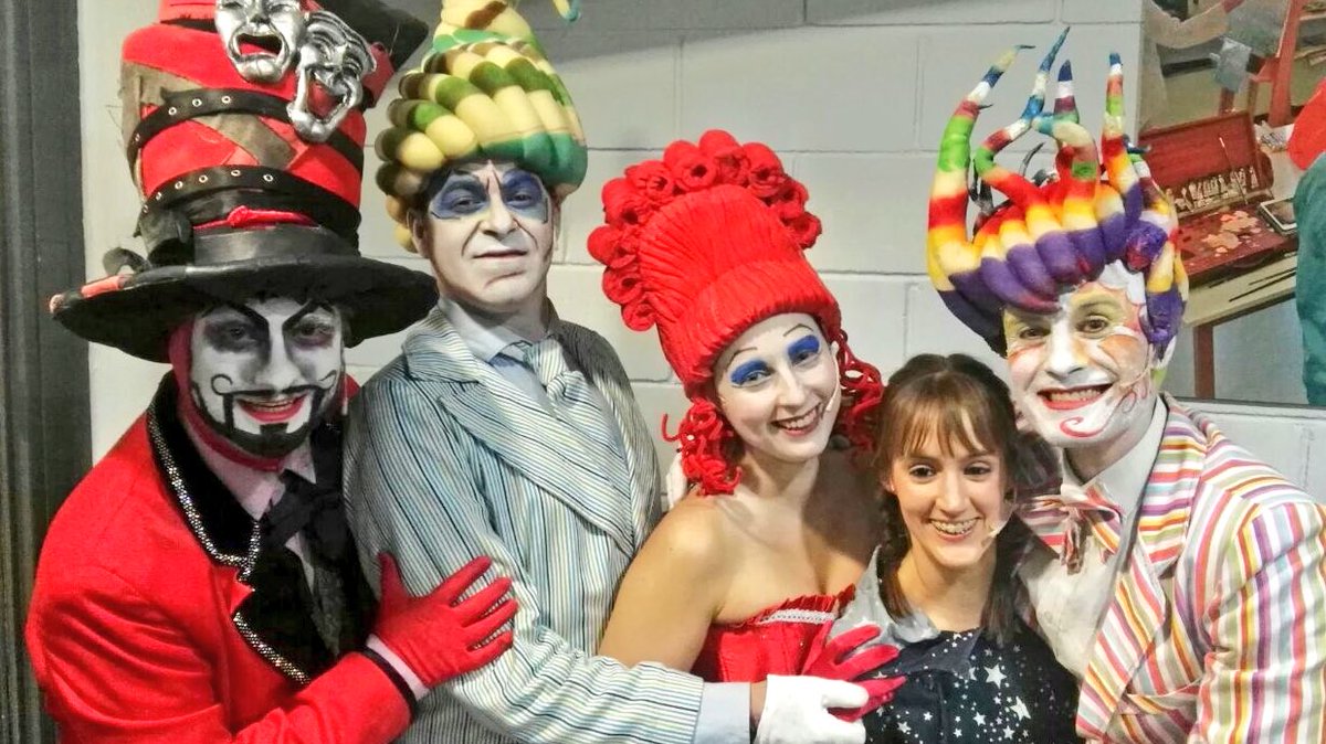 Arlequina_Paz's tweet photo. Un musical familiar que te emocionará. #EsosLocosFantasmas llega a #Siero el 29 de diciembre a las 19:00 h. https://t.co/b3N3ExjE5q