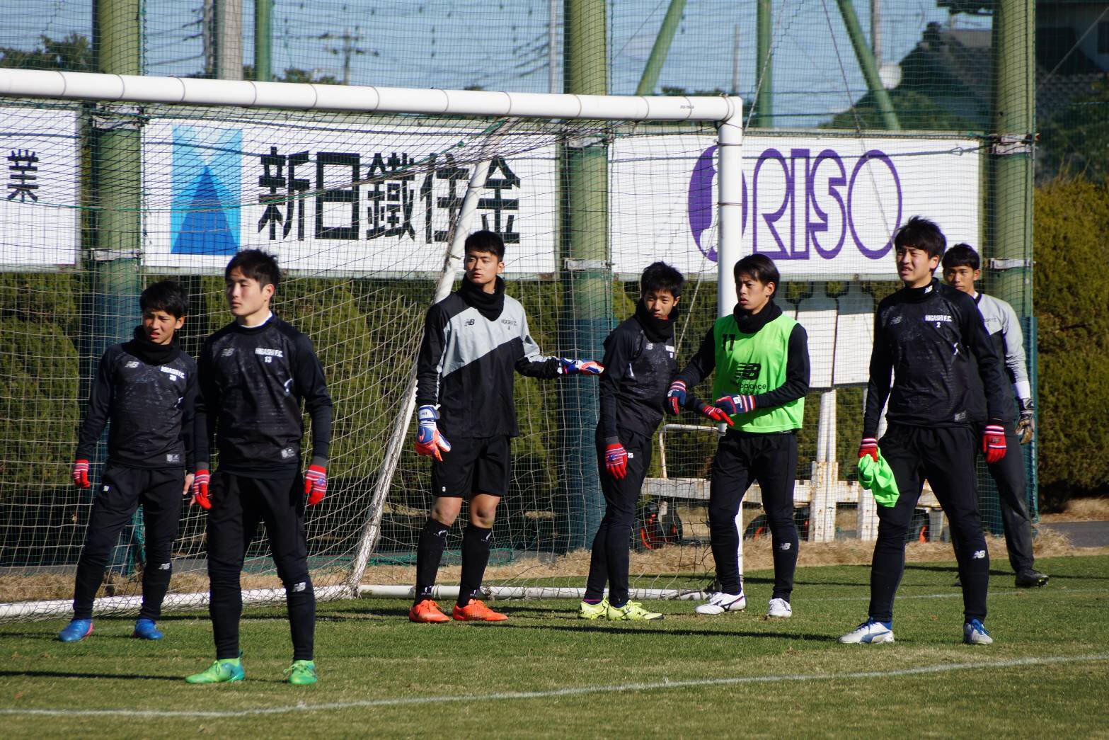 Twitter 赤い彗星 東福岡高校サッカー على تويتر 写真館 第96回全国高校サッカー選手権大会 練習風景 東福岡高校サッカー 部全国高校サッカー選手権大会メンバーの2日目のトレーニング ミニゲーム ストレッチの練習メニューをこなす選手達 T Co Twitter 赤い彗星 東福岡高校サッカー على تويتر 写真館 第96回全国高校サッカー選手権大会 練習風景 東福岡高校サッカー 部全国高校サッカー選手権大会メンバーの2日目のトレーニング ミニゲーム ストレッチの練習メニューをこなす選手達 T Co
