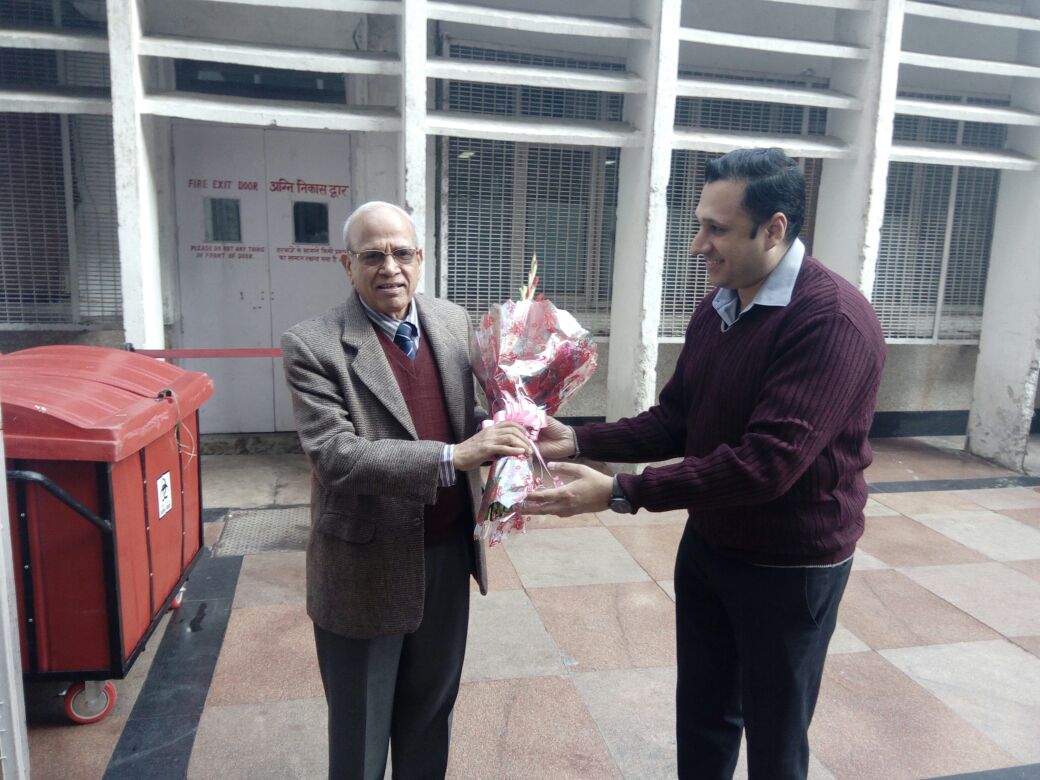 OptimaserMMDS's tweet photo. Prof. (Dr.) A. K. Aggarwal #President 
#IndianSocietyofHospitalWasteManagement (#ISHWM)
#NewDelhi visit at AIIMS, Delhi for #OptiMaser : World's First Mobile Microwave Medical waste Disinfection System https://t.co/8qdgaUSF8M