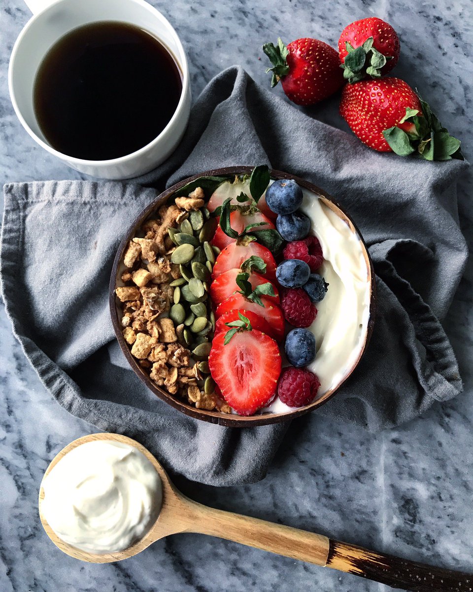 nutritionbydev's tweet photo. T'was the season, but now it’s time to get back to the basics - starting with this nutrient loaded bowl! https://t.co/0VsBk8c75g