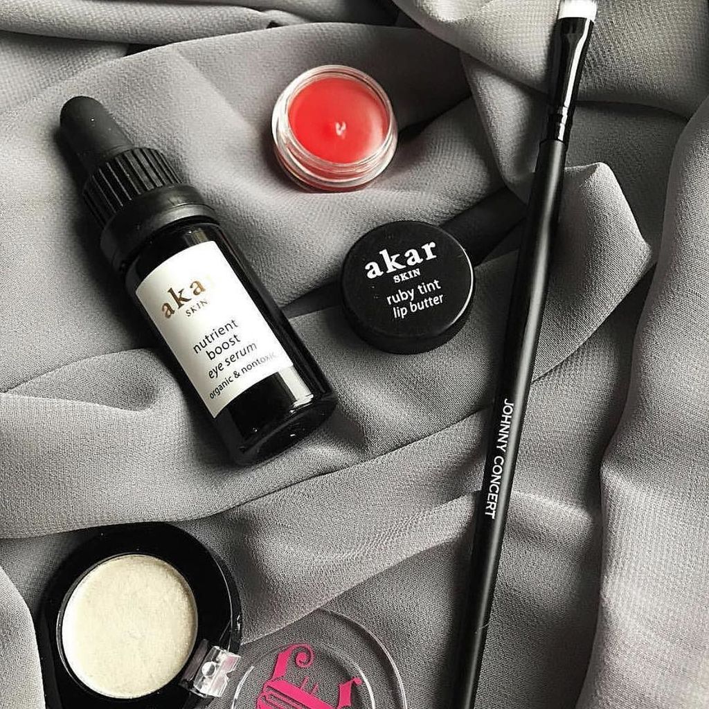 akar nutrient boost eye serum