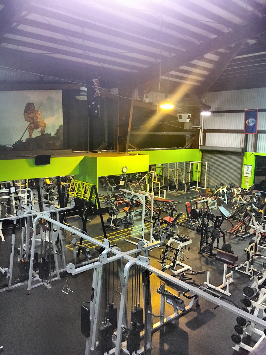 _PacificFitness's tweet photo. Give the gift of FITNESS!
Come in to #pacificislandfitness and sign up now and get a kick start into the New Year &amp; the New YOU!
#gymlife  #kona #hawaii #fitness #HappyNewYear2018 https://t.co/Ap4jupx8yb