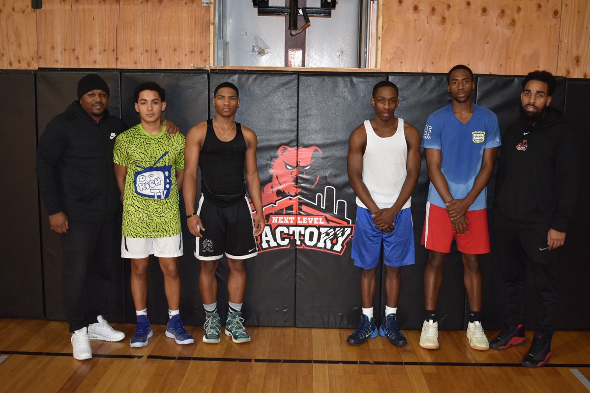 HC_CoachBrown12's tweet photo. Next Level Breakfast Club! S/o to @Javon_Taylor12 & Dante Valverde Taylor for joining @1click_ & @2xFlex @NLFactory 7am workout. #ThereIsADifferenceBetweenInterestAndCommitment #NextLevelFactoryAndTeamDemiBasketballClub #LevelUp #TeamJavon #TeamDante #TeamWorks #TeamShandon https://t.co/VXvXZuTFIM