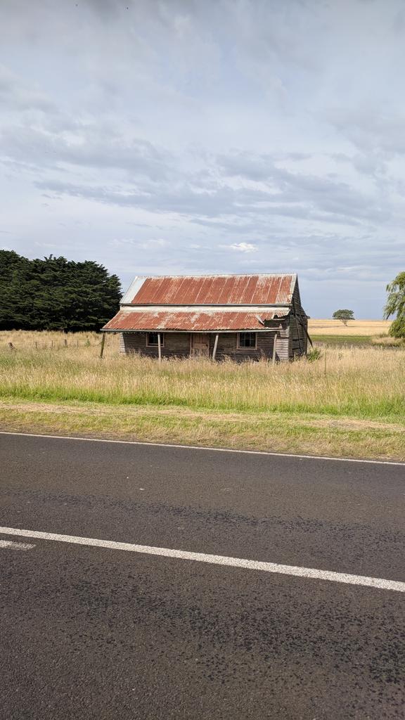 aeddyau's tweet photo. #renovatorsdelight #originalcondition #cycling #southwestvictoria https://t.co/j7kC7zgtvi