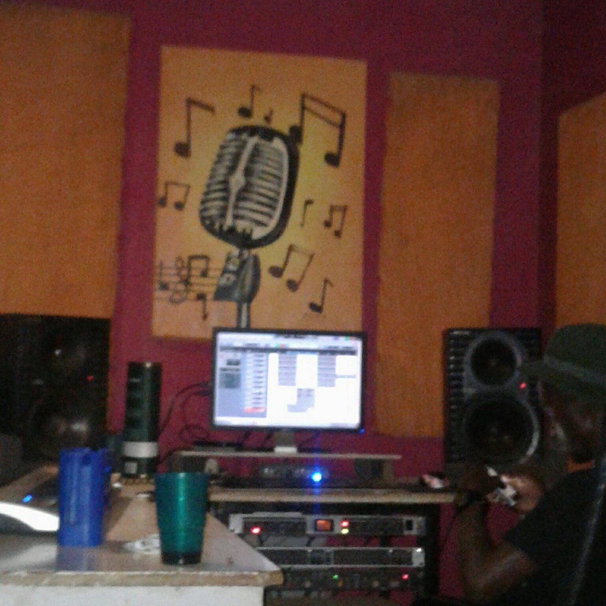 One2zone1's tweet image. #NewProfilePic