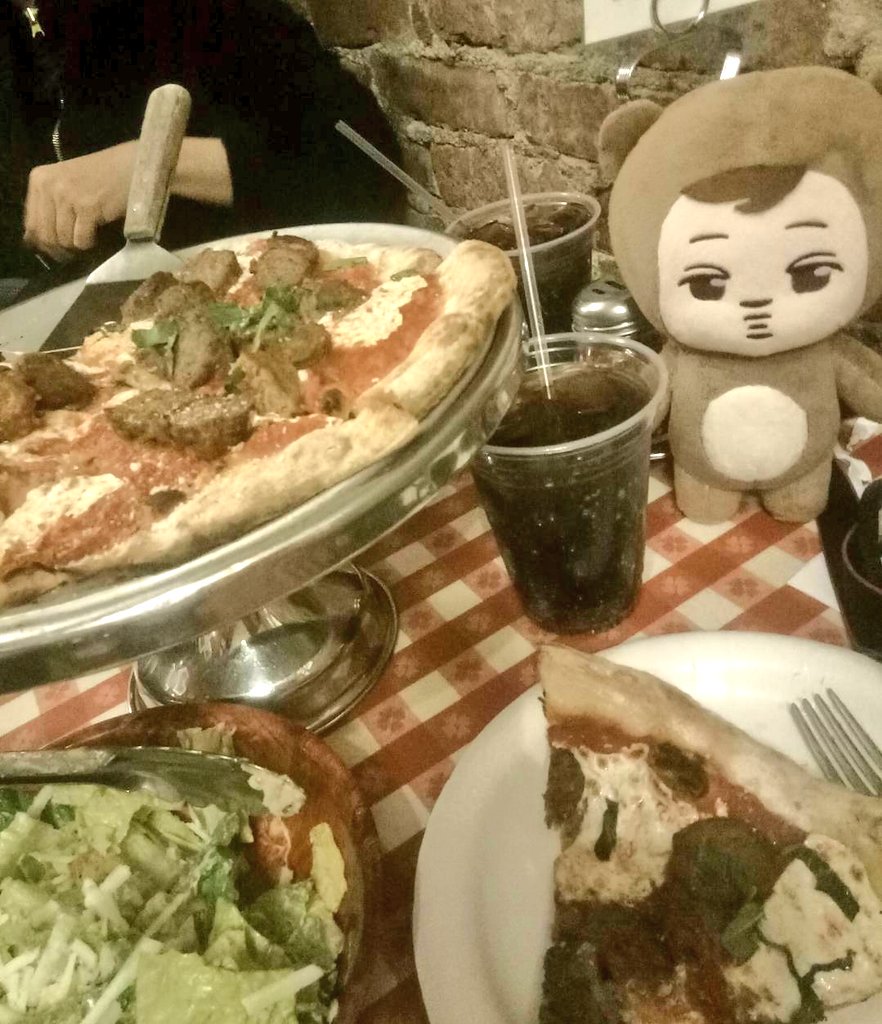 KimJonginFiles's tweet photo. The famous Lombardi Pizza where Jongin went to after the concert. 🍕🐻😊 #EXOtourgram in New York 😊 #엑소카이 #Kai #Jongin https://t.co/tkgHV2iSfI