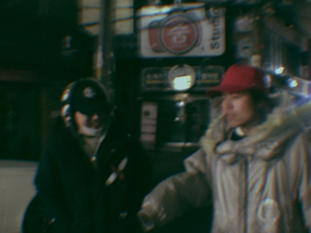 MxClouds's tweet photo. 271217 Yesung TW,IG

Muy tarde por la noche en #Kondae dos solitarios #ahjussi en grandes chamarras .. 🐾🐾 @/Kjjzz https://t.co/Z114VPKi1o