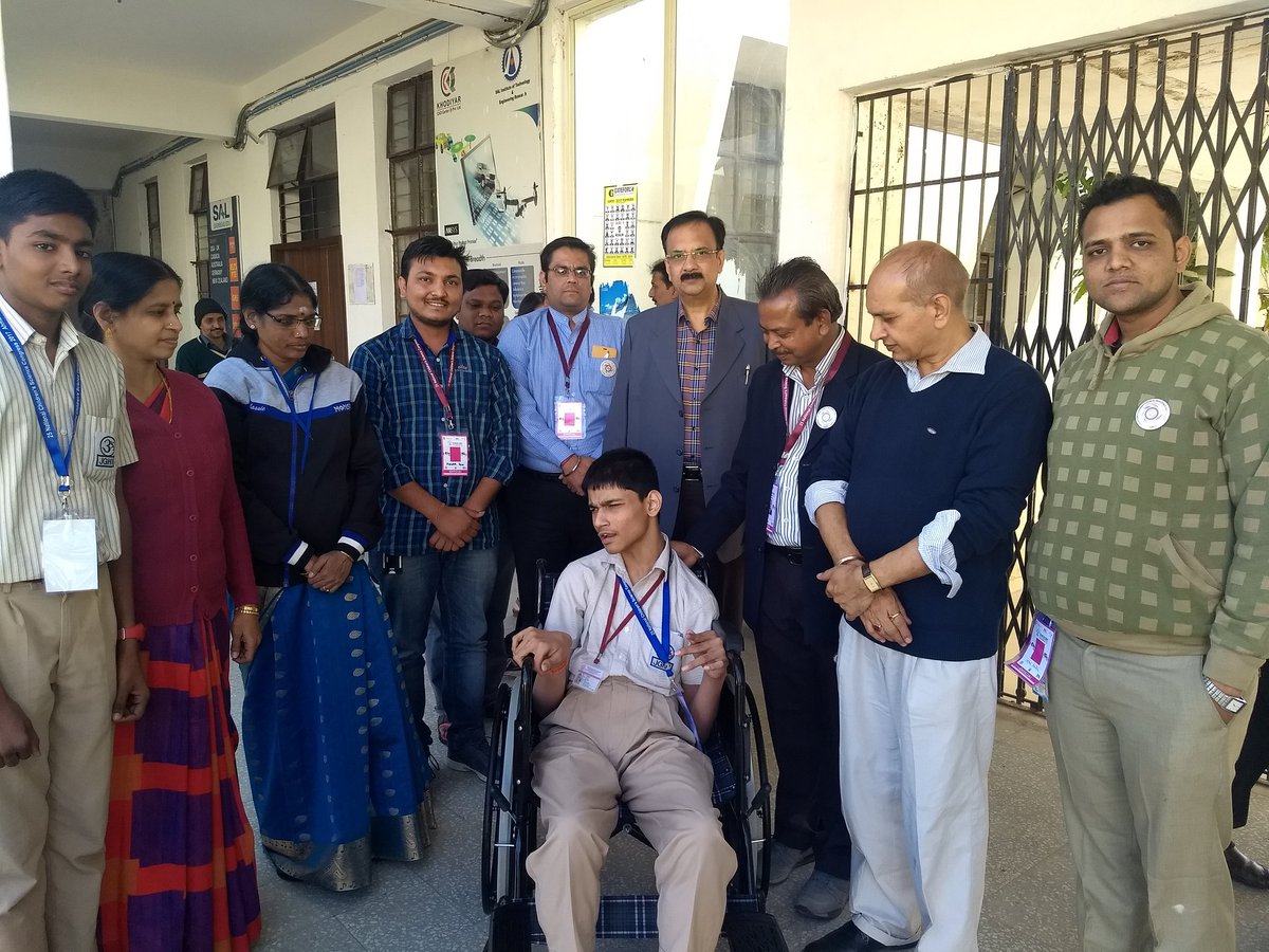 YagnangP's tweet photo. @25NCSC2017  #25NCSC2017  સાયન્સસીટી અને સાલએજ્યુકેશન ખાતે યોજાઈ રહ્યો છે ત્યારે દેશના
આદરણીય પ્રધાનસેવક શ્રી @narendramodi જી થી પ્રેરાઈને દેશભરમાંથી આવેલા દિવ્યાંગ વિદ્યાર્થીઓ પણ ઉત્સાહભેર ભાગ લઈ રહ્યા છે.
@vijayrupanibjp 
@narottamsahoo 
@Dwivedi_D @Shraddhasneha 
@vasanirp7 https://t.co/257HPn03Th