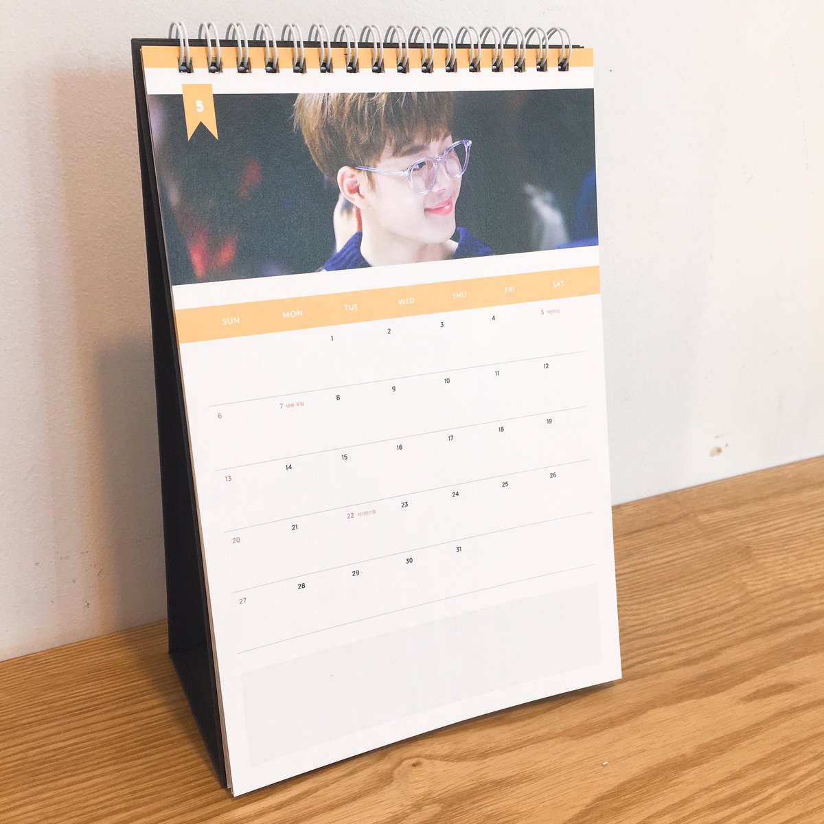 peachnwink's tweet photo. [🇹🇭] {Stock Sale} 2018 SEASON GREETING 'DAYBREAK' 🐥 by
@SEONHOPICK101 

🎁 ปฏิทิน + มินิฟตบ. + โปสเตอร์ A3 + โปสการ์ด + การ์ดใส + สติ๊กเกอร์
💰 850฿/set/มัดจำ
🚚 ส่ง 50/70/นัดรับ
📌 ปิดโอน 30 dec
💖 สั่งจองทาง DM เลยจ้า

#ตลาดนัดproduce101 #ซอนโฮ #YooSeonho https://t.co/qkU5eM2Dja