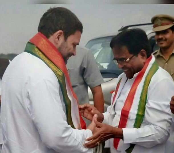 RRaghutakur's tweet photo. 28-12-2017..
కాంగ్రెస్ పార్టీ ఆవిర్బావ దినోత్సవ శుభాకాంక్షలు.. 💐

133 సంవత్సరాల సుధీర్ఘ చరిత్ర కలిగిన కాంగ్రెస్ పార్టీలో సైనికుల్లా పనిచ��స్తున్నందుకు గర్వపడాలి.. 

           మీ
    రఘు ఠాకూర్
జనగామ సోషల్ మీడియా 
నియోజకవర్గ కన్వీనర్ https://t.co/li4t4mvGaD