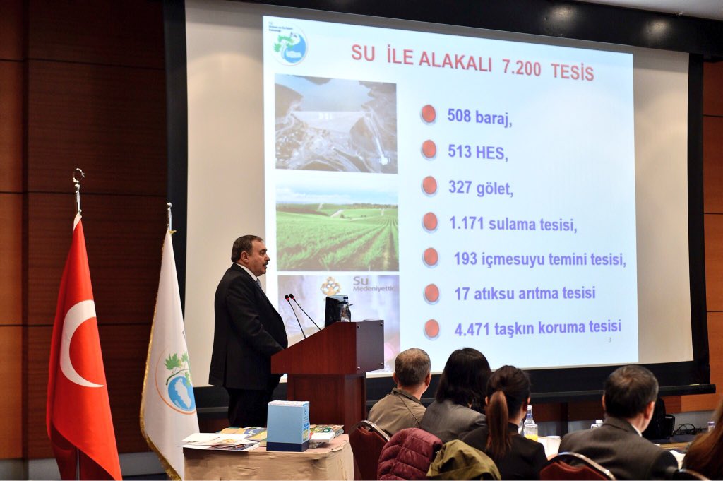 Orman ve Su İşleri Bakanımız <a href="/VeyselEroglu/">Veysel Eroğlu</a> 2017 yılı faaliyetlerini basın toplantısında değerlendiriyor. #CanlıYayın bit.ly/2pIst3m #OrmanSuVarsaHayatVar