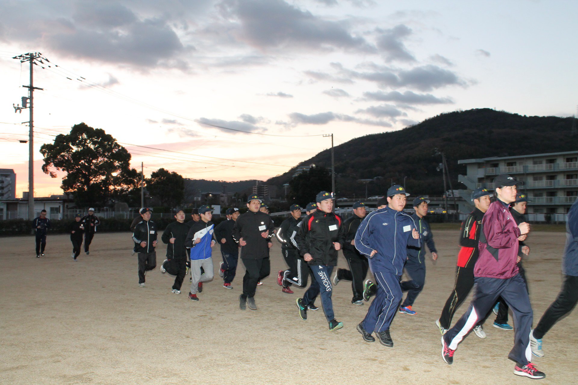 香川県警察 採用係 採用予定者を対象に 警察学校で宿泊型の体験入校と内定式を行いました 授業や訓練への参加 見学を通して きっと皆の心はひとつになったハズ 来春からがんばるぞ