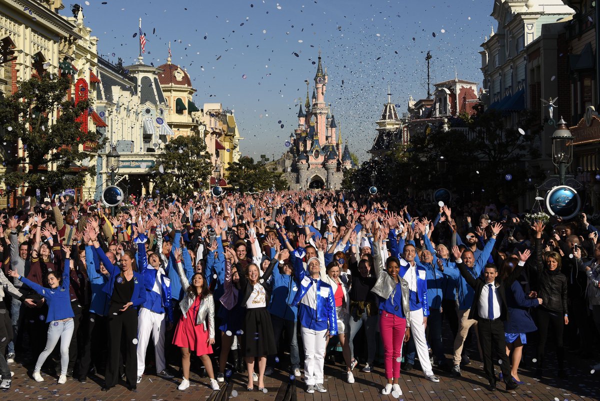 DLPNews's tweet photo. #Bestof2017 ✨Retour en images sur une année étincelante riche en nouvelles expériences et émotions à @DisneylandParis : ▶️https://t.co/f6HUmGJjDI https://t.co/NPue1mHewY