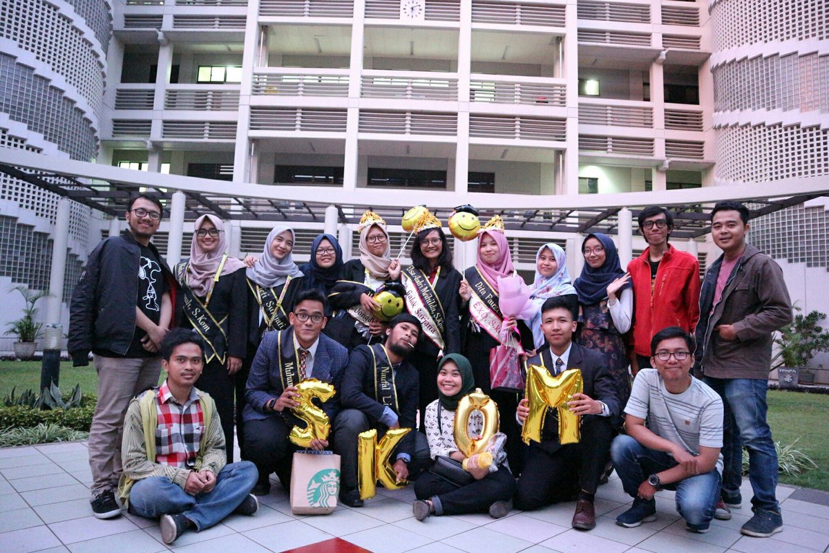 pakjametism's tweet photo. Congrats mas mba! @ILKOMC1_2013 https://t.co/JXhhJ2gsr5