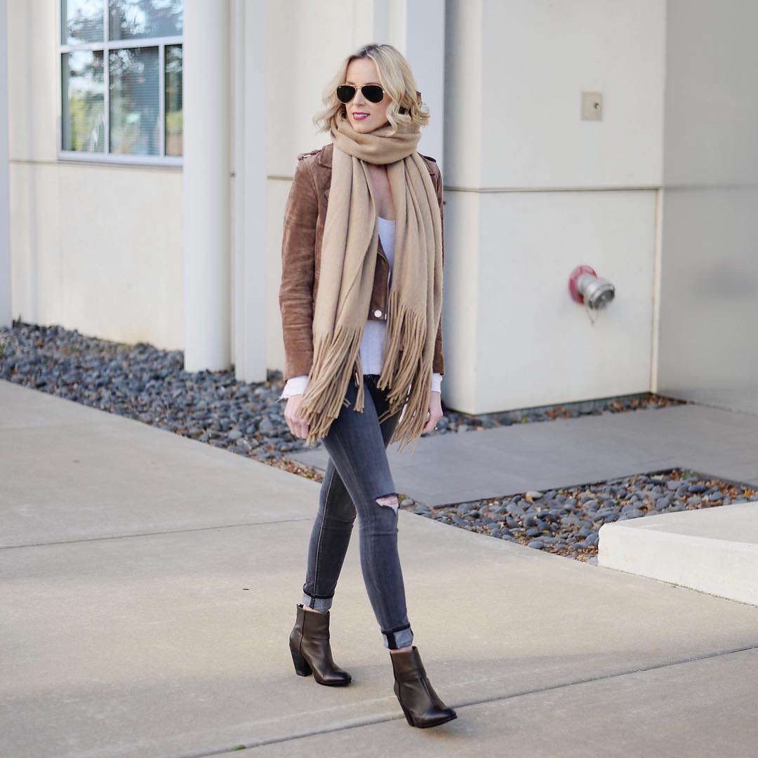 Loving all the ways you’ve styled these jeans!! via Straight A Style <a href="/amyannarnold/">Amy Ann</a> instagram.com/p/Bc_Nmzfnj8q/… #respectbloggers