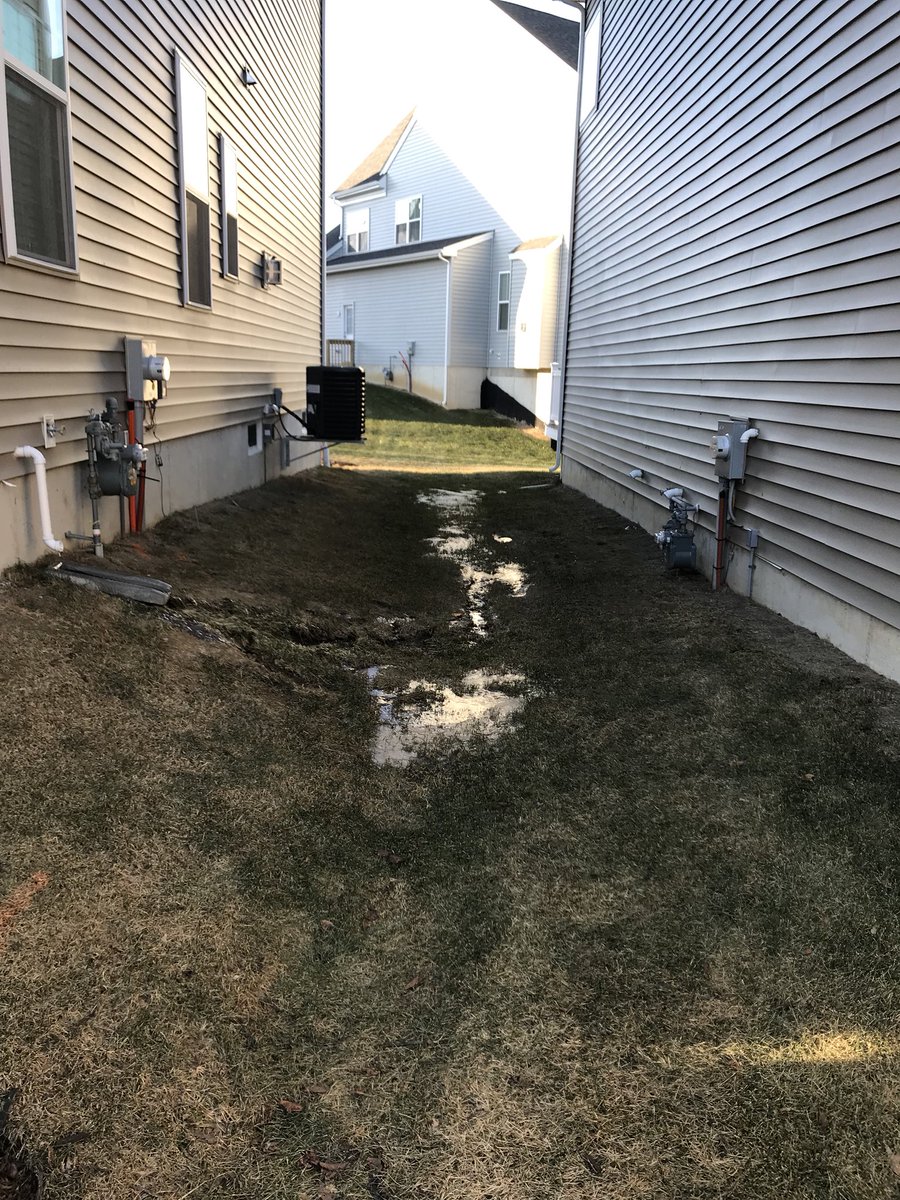 lilcox1981's tweet photo. When you settled February 28, 2017, and this issue was supposed to be fixed per inspection and 60 day walk through concerns, and yet #revena and #pete at @Lennar keep avoiding your calls and emails. Guess this is what you get when you buy a @Lennar home! https://t.co/asBeo9hQuj