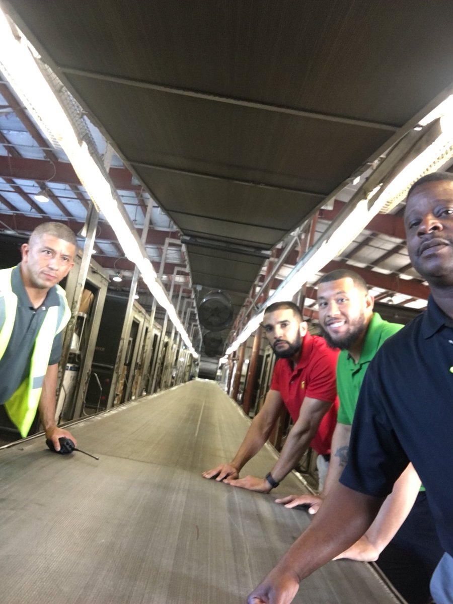 malberni's tweet photo. HOM preload team executing #closedoorpreload setting the drivers up for success @FloridaUPSers #ProudUPSers https://t.co/UZgwo0w2uU