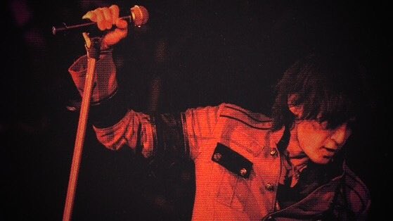 この先、何年も稲葉さんの歌声を聴いていたいです。

ツアー中で多忙だとは思いますが、体調最優先で活動していってほしいです。

B'zを愛する人は誰も急いだりしていません。ゆっくりでいいので稲葉さんの歌声を笑顔で聴ける日を心待ちにしています。

稲葉さんの回復を祈ります。