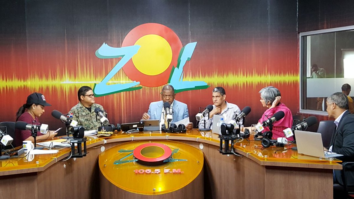 SoldelaMananaRD's tweet photo. "El 40% de los pacientes del hospital #DarioContreras tiene un seguro médico", dice Dr. #JoseAponte, director del hospital. @ZOLFM1065 #LaMasInteractiva. https://t.co/MofcWFty30