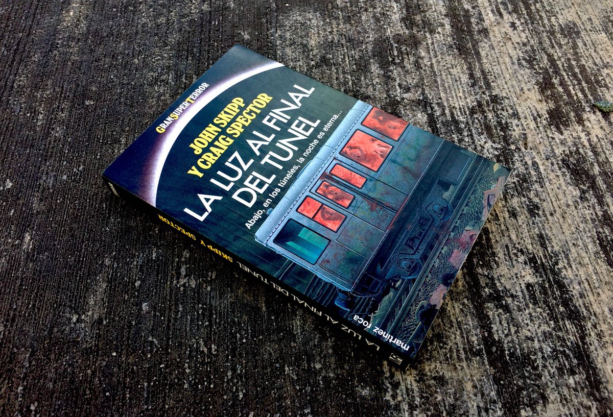 atrevetealeerlo's tweet photo. En 1986 se publicaba “La luz al final del túnel”, una gran #novela de #terror escrita conjuntamente por #JohnSkipp y #CraigSpector con un estilo muy King. Todo comienza cuando una fuerza demoníaca masacra a todos los ocupantes de un tren del metro de #NewYork. https://t.co/sRLP4mCpDa