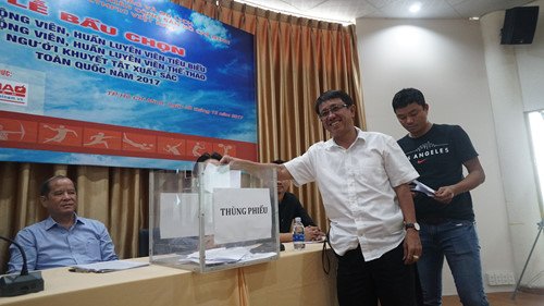 thuhien677's tweet photo. Kình ngư Ánh Viên sáng giá cho danh hiệu VĐV tiêu biểu https://t.co/szlwKryKnz https://t.co/JPO1zAnu82