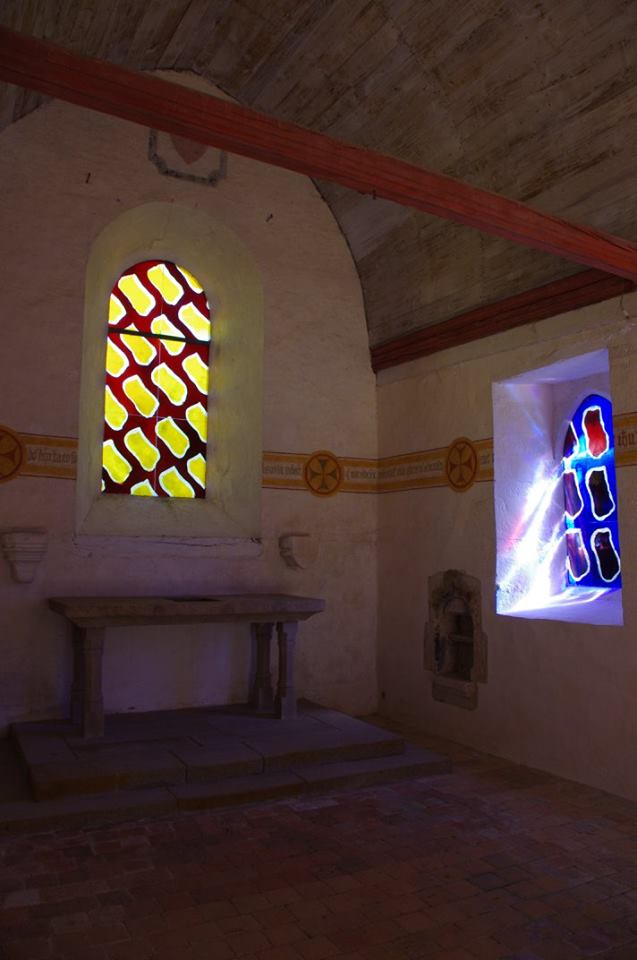BoisOrcan's tweet photo. Chapelle XVe s. du Bois Orcan, autel XVe s. et vitraux de Claude Viallat
#château #moyenage #medieval #Bretagne #MonumentHistorique #patrimoine #artcontemporain #claudeviallat #manoir #architecture #middleages #castle #art #Illeetvilaine https://t.co/EbqlCmHtOz