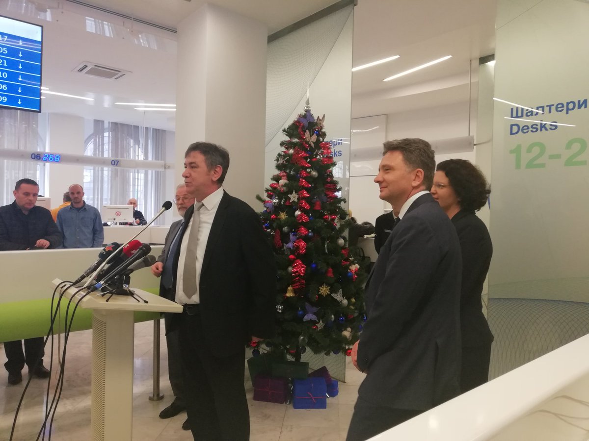 eUprava's tweet photo. Od 1.1.2018. godine, budući privrednici će moći da se registruju online preko Porala APRa. #eUprava #APR #Digitalizacija https://t.co/qVeNUGXyBO