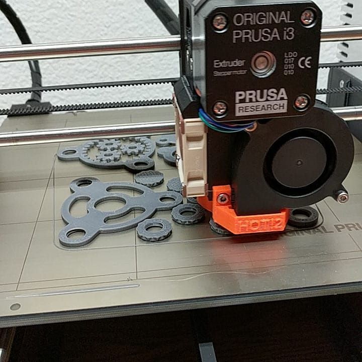 tjbenator's tweet photo. Printing a thing https://t.co/CdyYKdru0Q #gears #planetary #prusa https://t.co/pKSGEftq2h https://t.co/zA5XUqcrCu