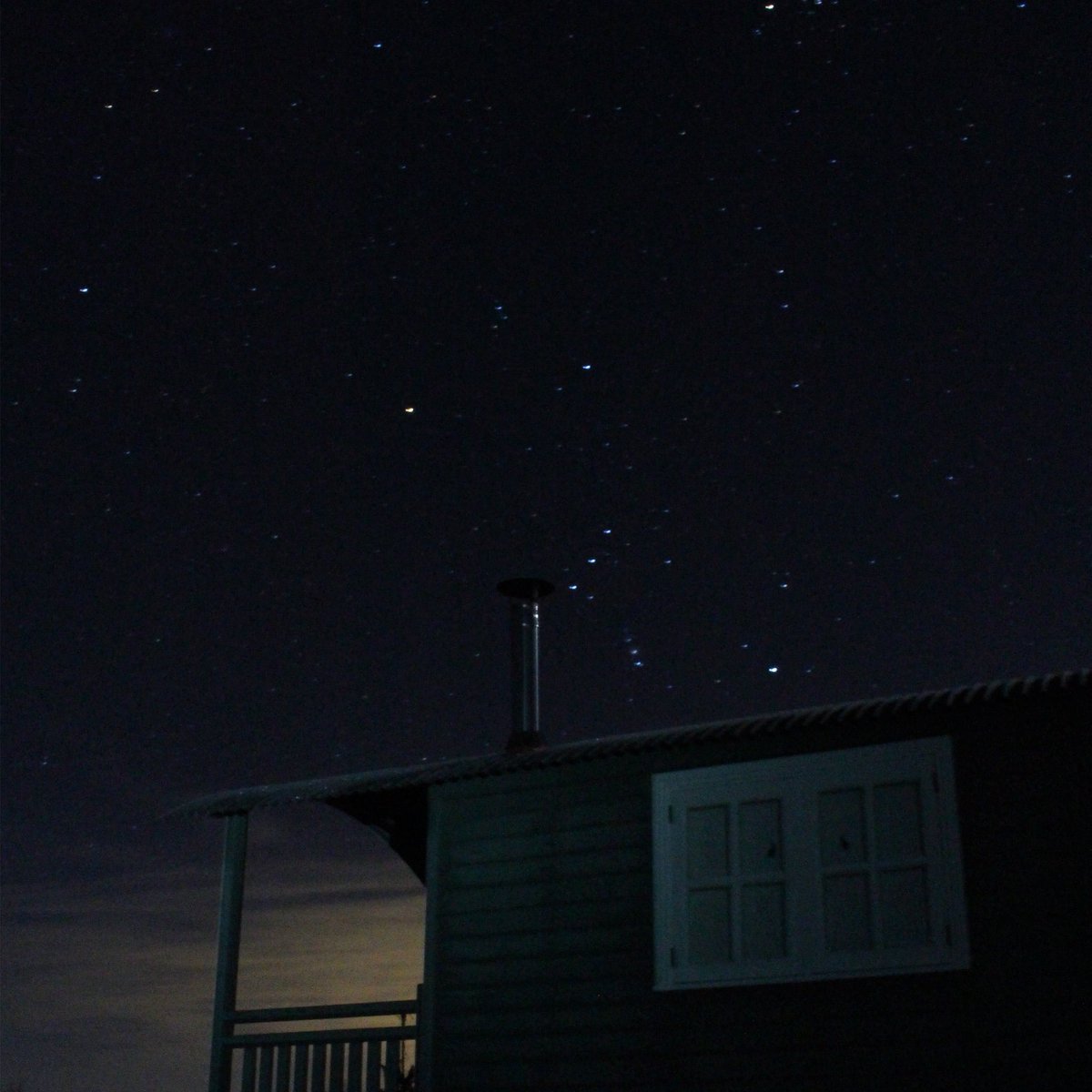 ExpNorthCountry's tweet photo. Proof of our #darksky credentials. Our shepherd’s hut Leveret underneath Orion. https://t.co/1ghs6CL9rr