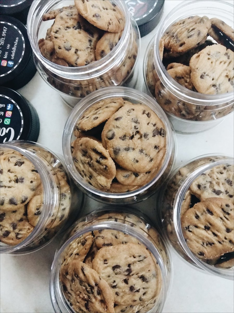 ipan_la's tweet photo. Ngidamm chocolate chipp cookiss?
tak tahu mna nak cari?? 
.
dun worry be happy, boleh order dngn kami #cookiss💋.
RM 15 per box
Pos +RM6
COD: loqstaq
.
ws/call : 0102629147 (dm pun boleh😎)
.boleh usya ig: kiss_coo 
#local #malaysia #rtRezekiSaya https://t.co/ew6samtQoa