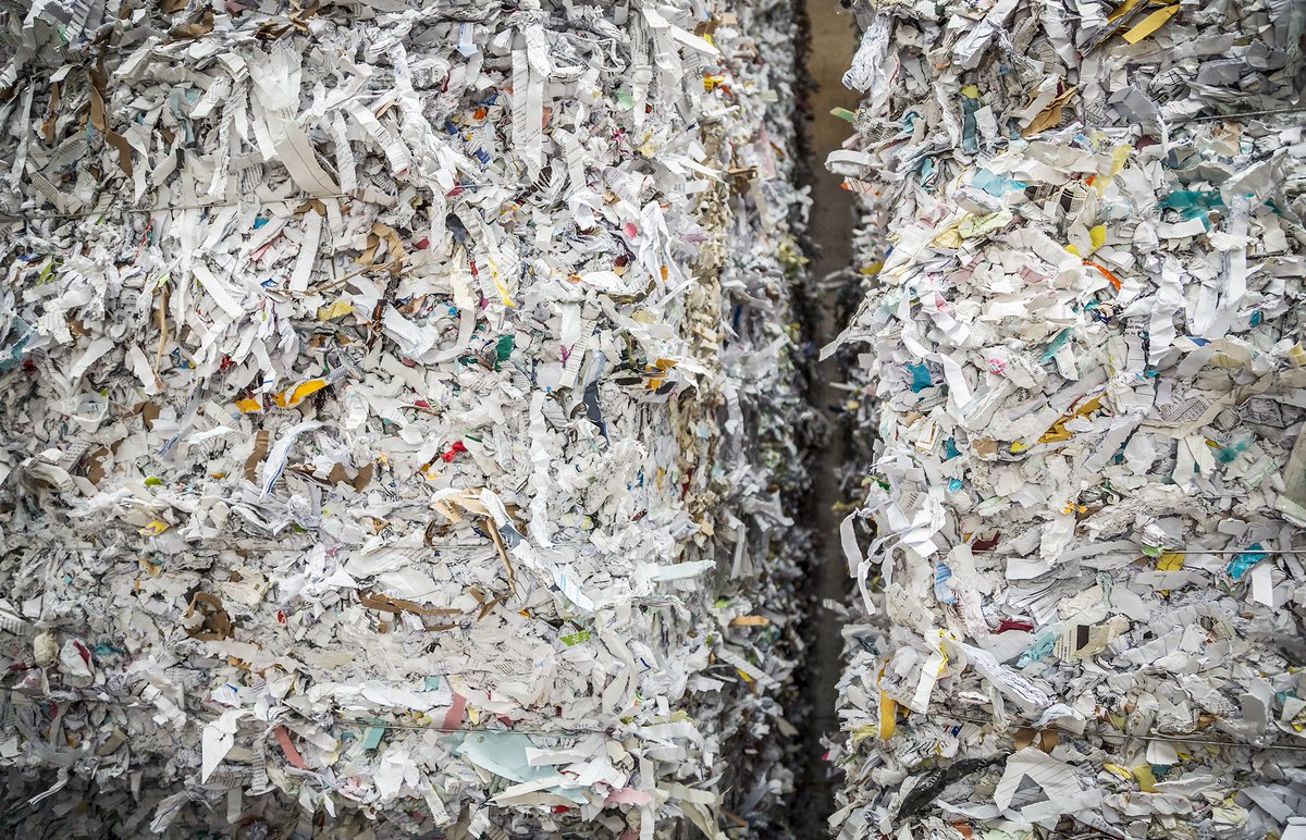 BoxItCentral's tweet photo. What we can shred, what we can't shred -> https://t.co/jtPrkja9p3 #FileAwayCentral #warks #leamington https://t.co/p8cD3lrLiM