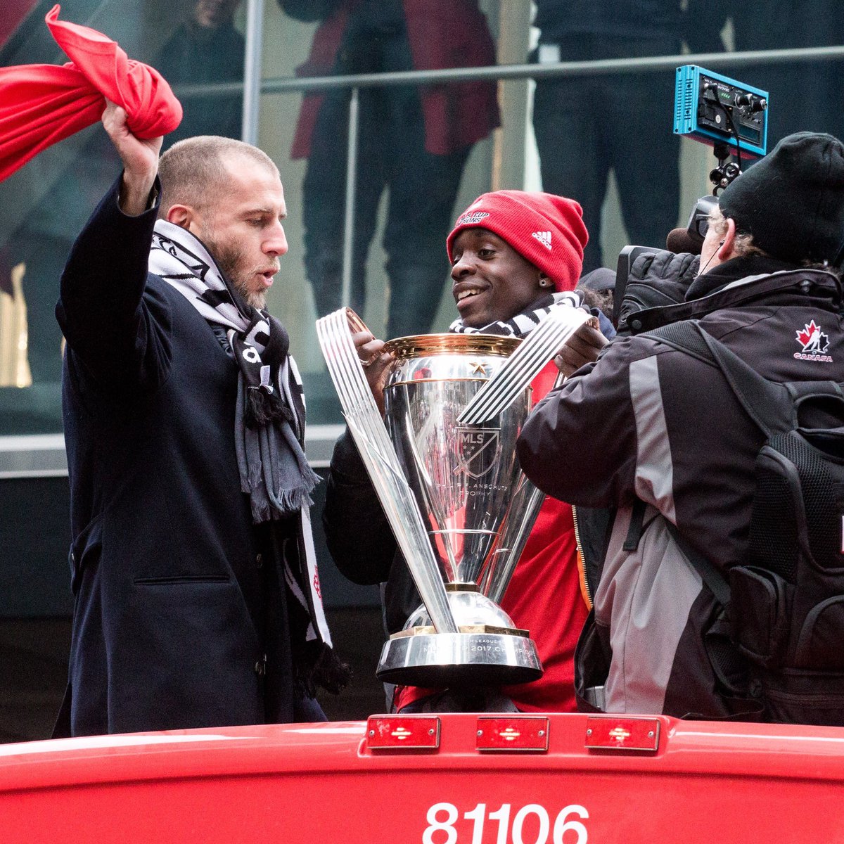 Chris_Mavinga's tweet photo. Legend 🏆#BenoitCheyrou 🙌👏 https://t.co/1oVfpFFQri