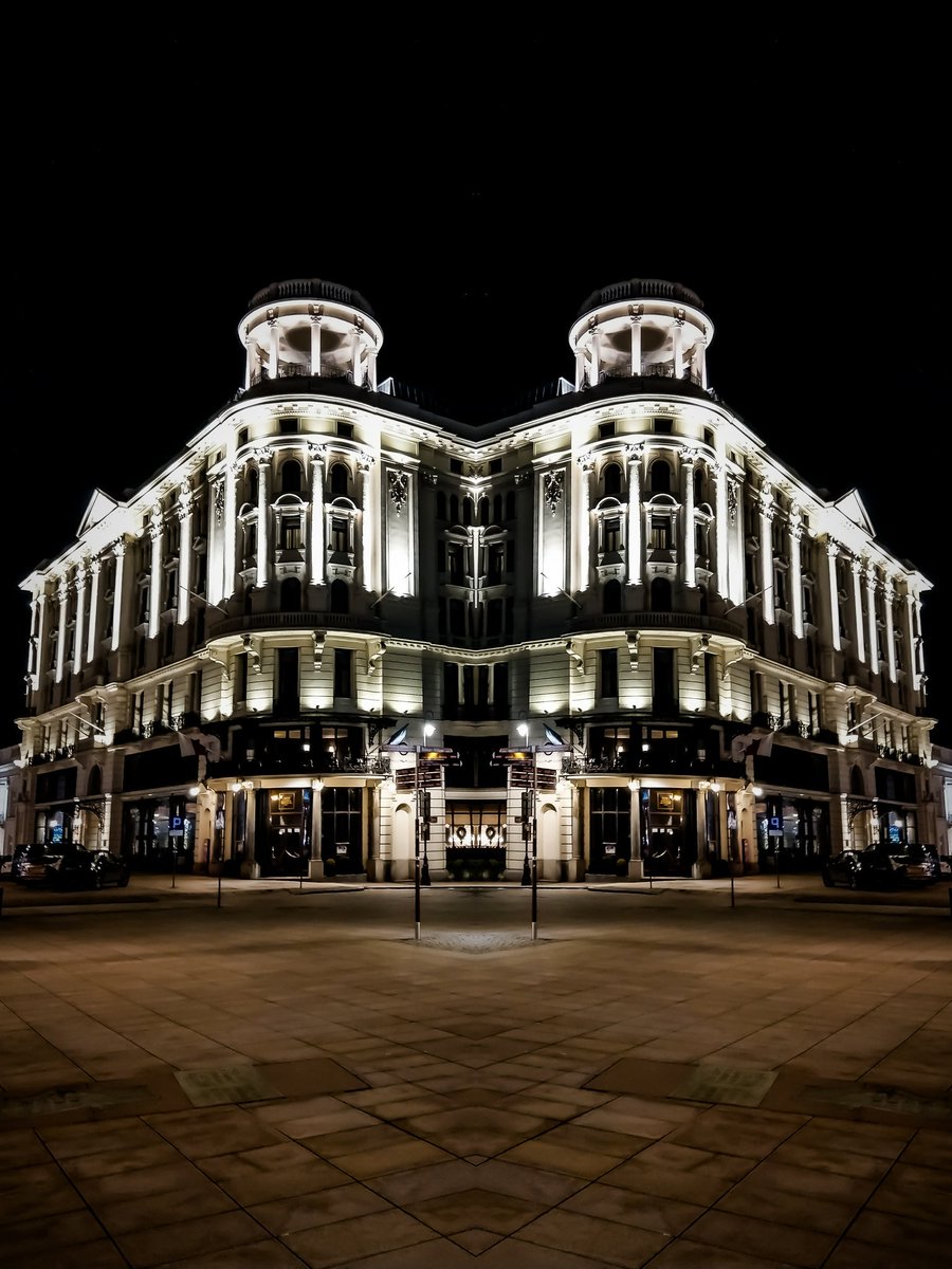 sardroid's tweet photo. Wdzięczny temat z tego Hotelu Bristol😀 #shotonhtc #htcu11 #mrrw https://t.co/pisEF0J3wY