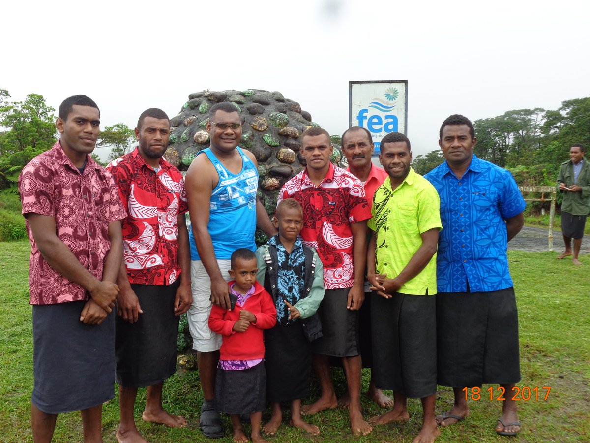 RUluibau's tweet photo. With families.. unity and love binds us as one😍😍😍😍 https://t.co/JdJ1WC3Rhu