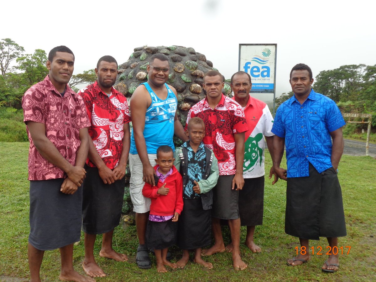 RUluibau's tweet photo. With families.. unity and love binds us as one😍😍😍😍 https://t.co/JdJ1WC3Rhu
