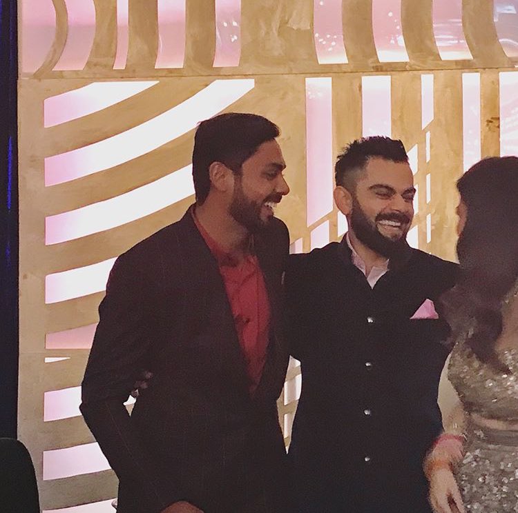  @AnushkaSharma &  @imVkohli with friends at their reception   #Virushka  #VirushkaReception